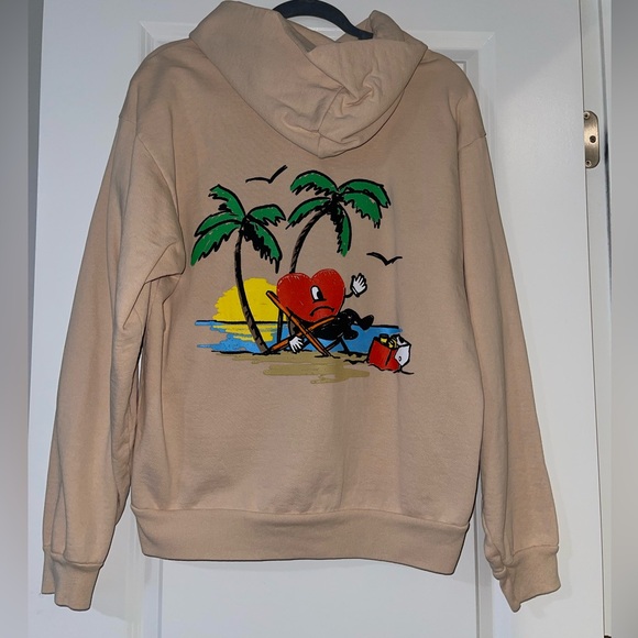 Bad Bunny Un Verano Sin Ti official hoodie🌴❤️ - Picture 3 of 4